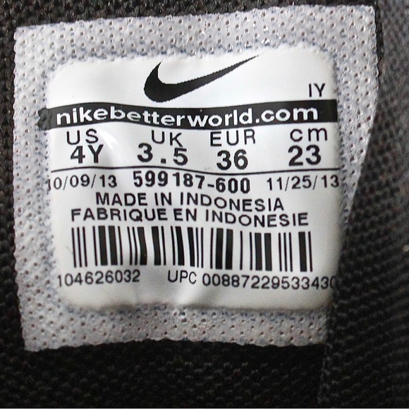 NIKE SHOE TEAM HUSTLE D6 SIZE 4Y RED BLACK PATENT WHITE 2013 (Woman’s 6) - Picture 6 of 6